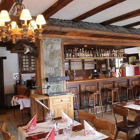 Les Chamois Hotell 3*